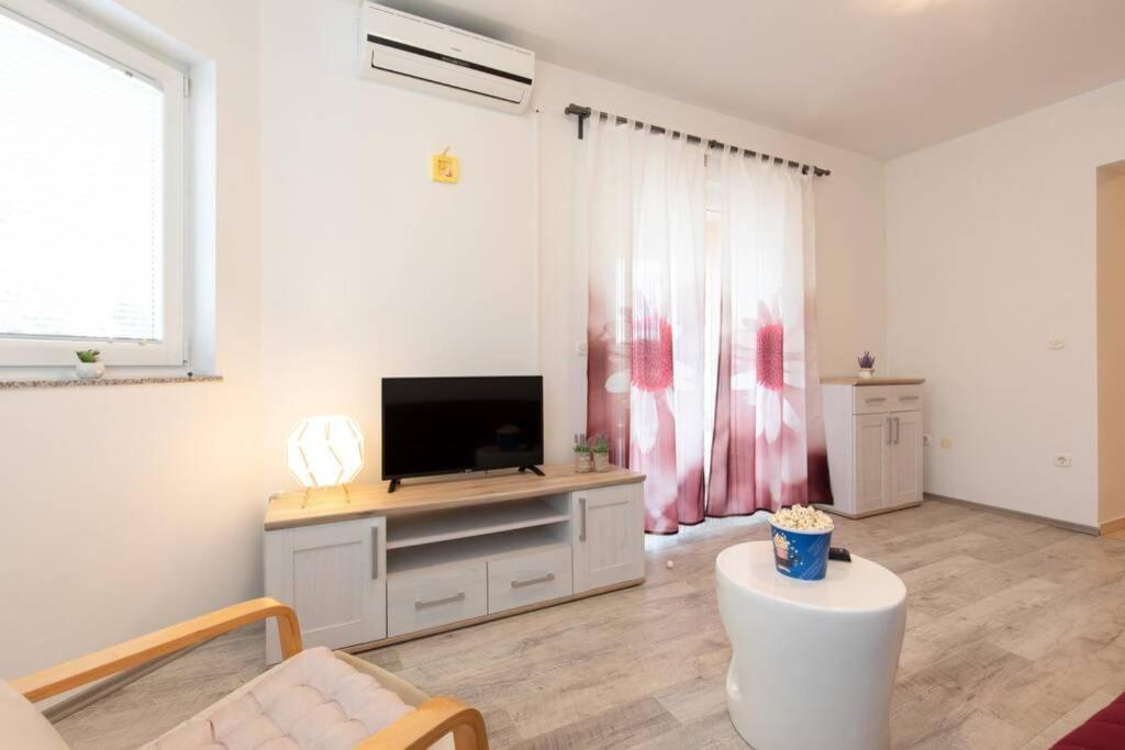 Apartments Doris, Krk Krk Town Exterior foto